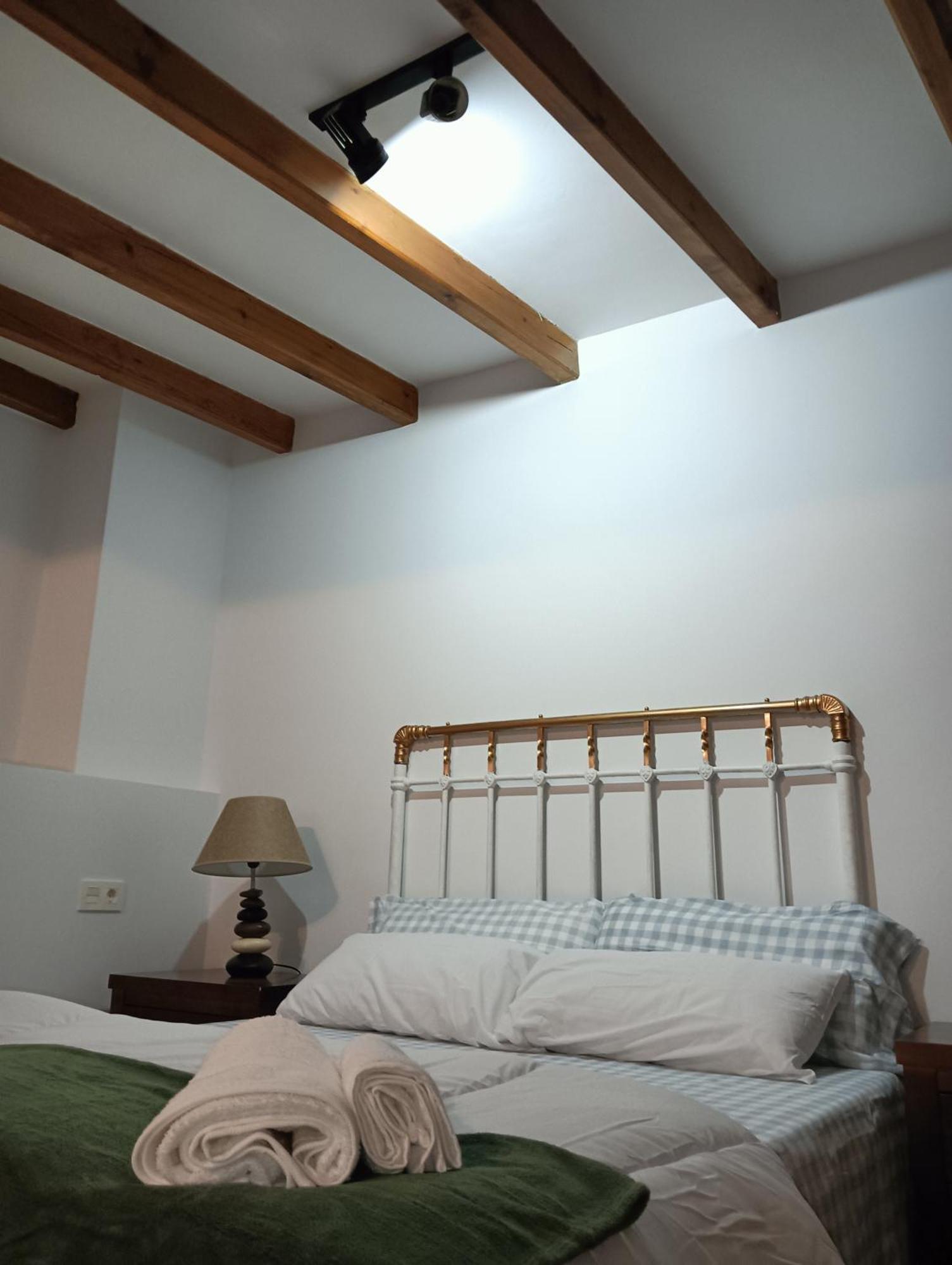 La Casa De La Plaza Apartment เกวคาร์-เซียร์รา ภายนอก รูปภาพ