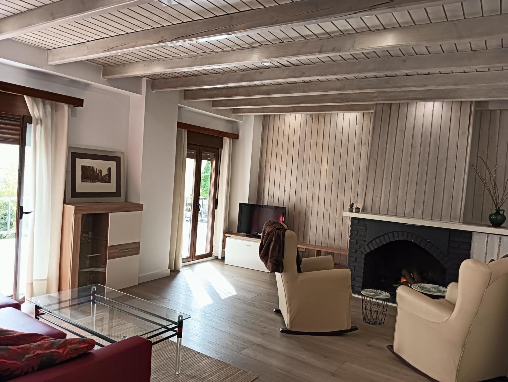 La Casa De La Plaza Apartment เกวคาร์-เซียร์รา ภายนอก รูปภาพ