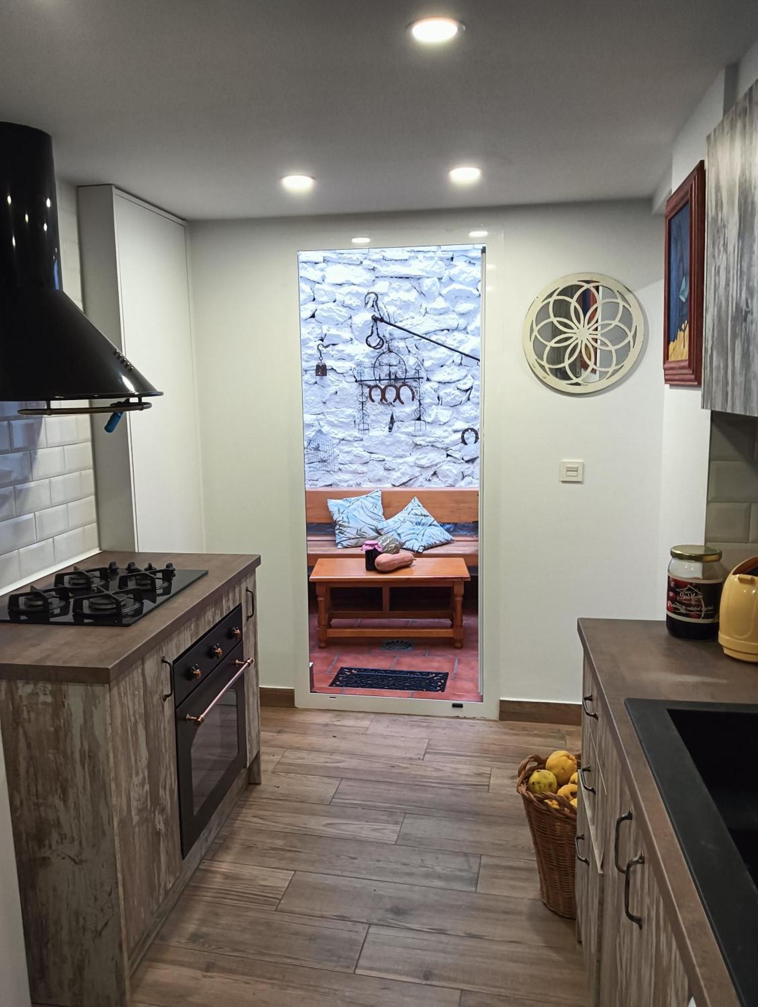 La Casa De La Plaza Apartment เกวคาร์-เซียร์รา ภายนอก รูปภาพ